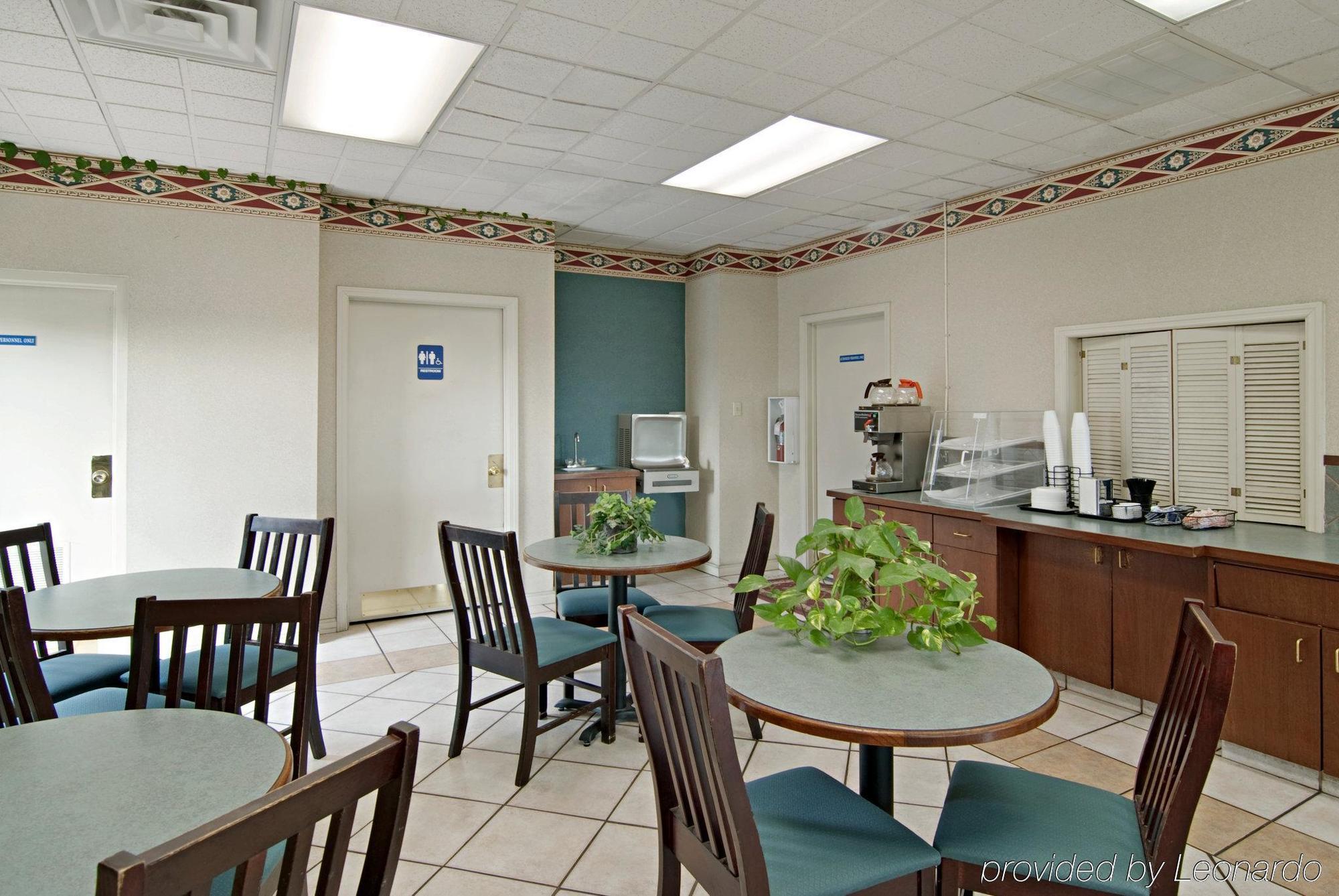 America'S Best Value Inn & Suites - Memphis/Graceland المطعم الصورة
